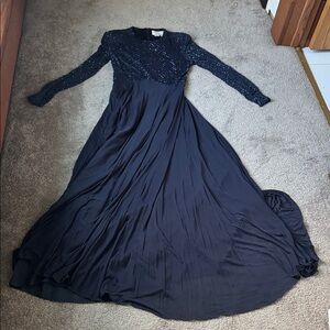 Victoria Royal Elegant Navy Blue Beaded Evening Gown SIZE 8